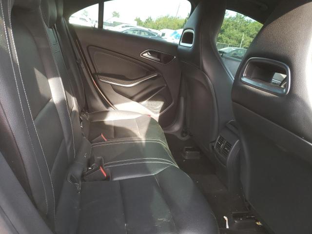 WDDSJ4EBXHN418609 Mercedes-Benz CLA 250