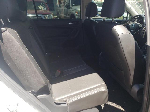 2018 VOLKSWAGEN TIGUAN SE - 3VV3B7AX8JM028396