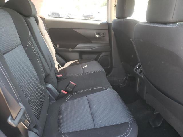 JA4AZ3A33LZ016658 Mitsubishi Outlander Se