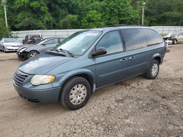 2005 Chrysler Town & Country LX