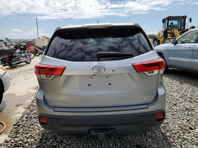 5TDJZRFH1JS812109 Toyota Highlander Se