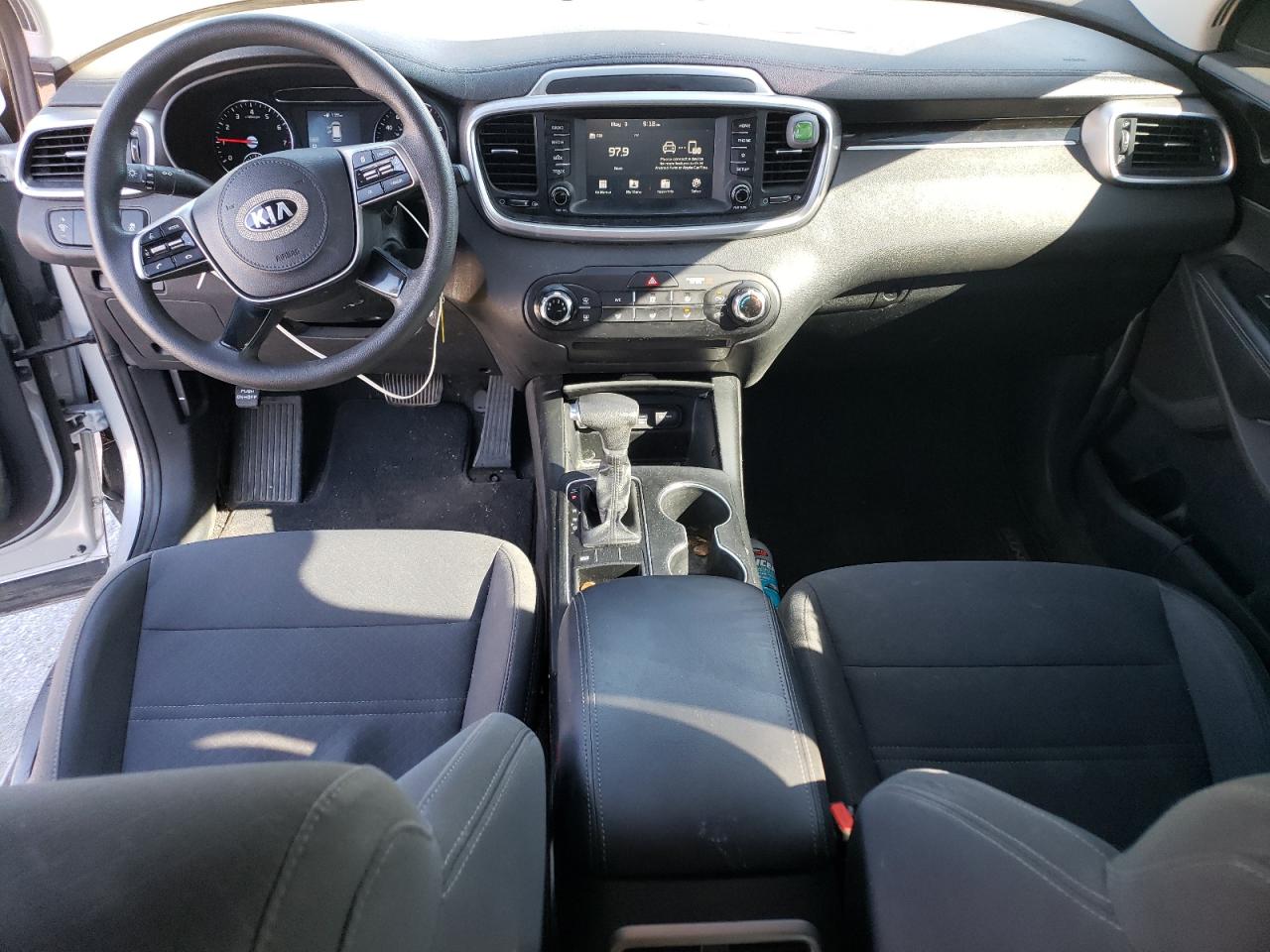 2019 Kia Sorento L vin: 5XYPG4A36KG587845