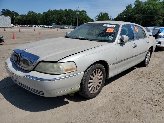 2005 Lincoln Town Car Signature