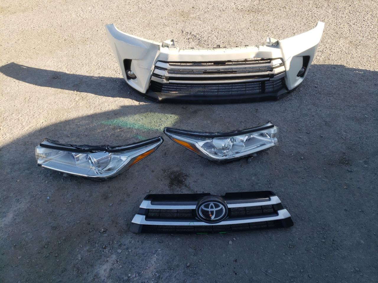 5TDKZRFH3KS331476 2019 Toyota Highlander Se