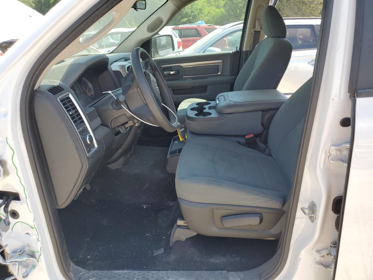 1C6RR7TT9LS129401 2020 Ram 1500 Classic Slt