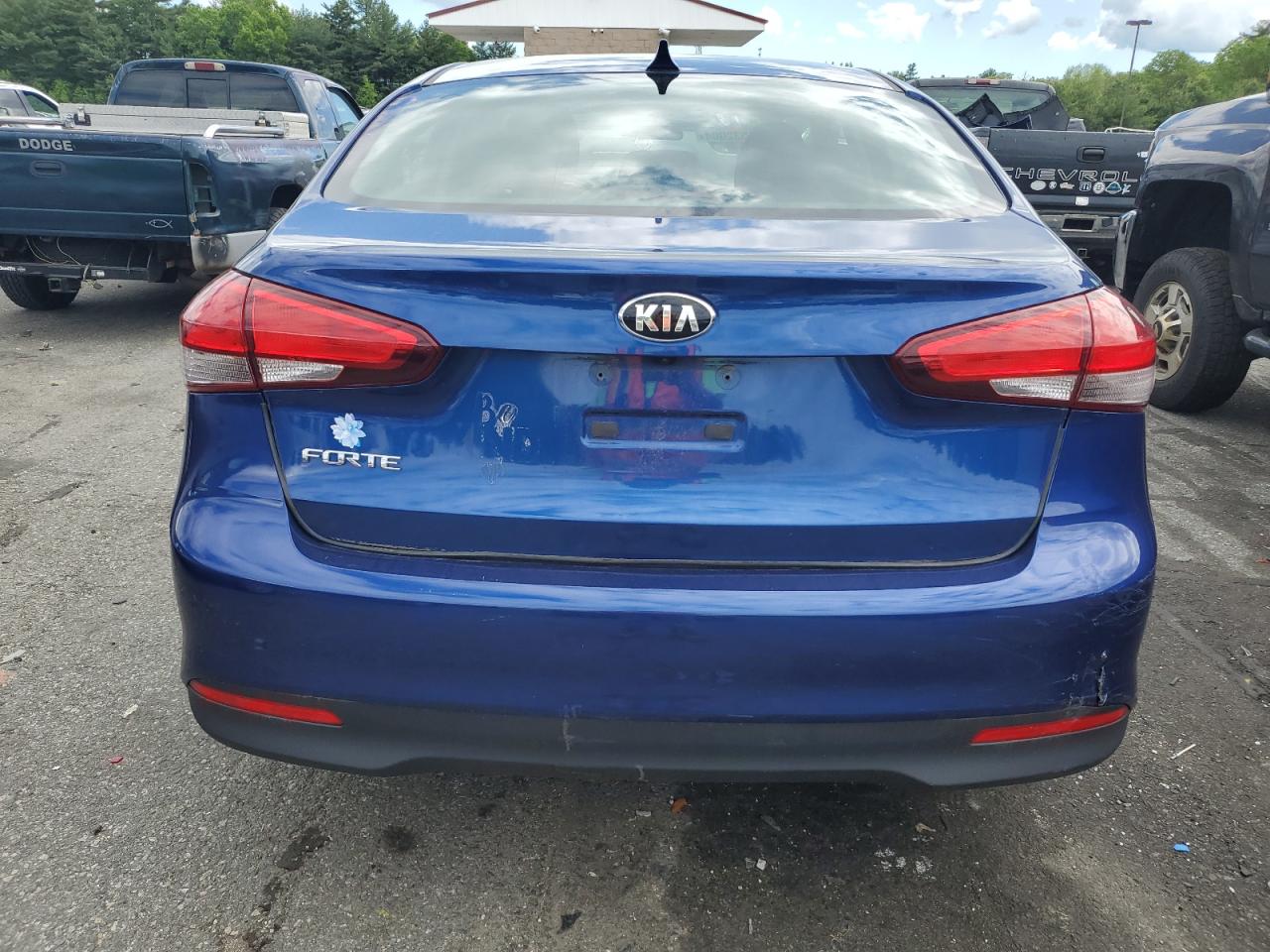 2018 Kia Forte Lx vin: 3KPFK4A71JE273111