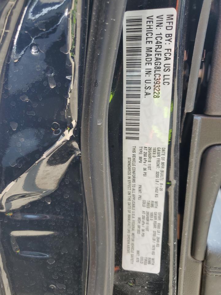 1C4RJEAG8LC393228 2020 Jeep Grand Cherokee Laredo