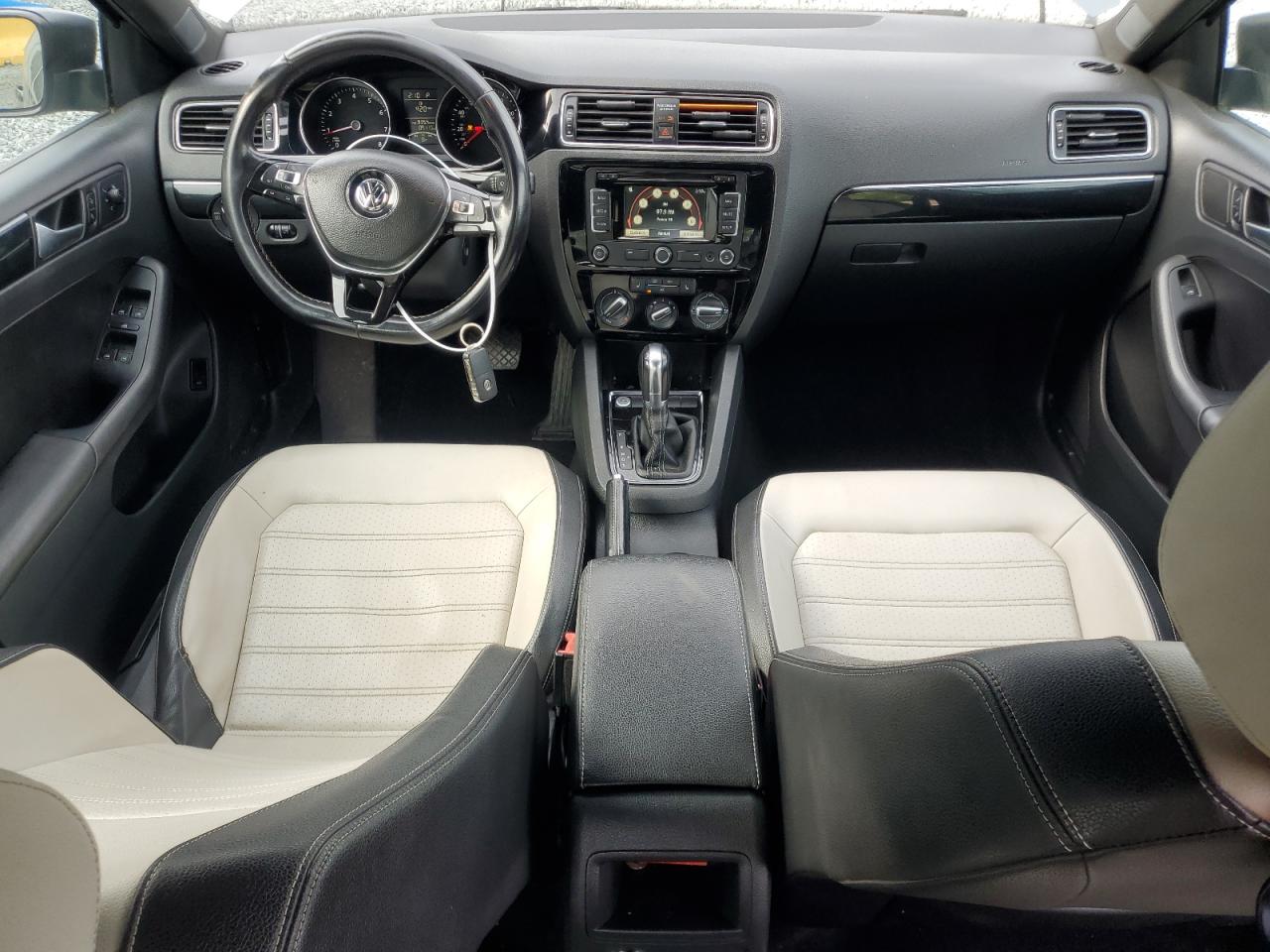 3VWD17AJ8FM345214 2015 Volkswagen Jetta Se