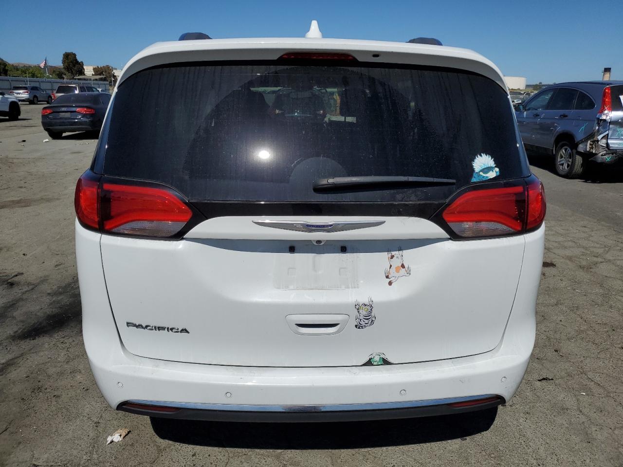 2C4RC1BG9LR271972 2020 Chrysler Pacifica Touring L