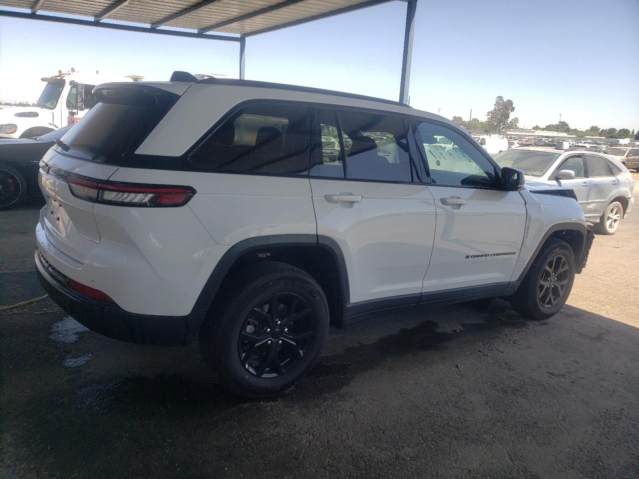 2024 Jeep GRAND CHER, LAREDO