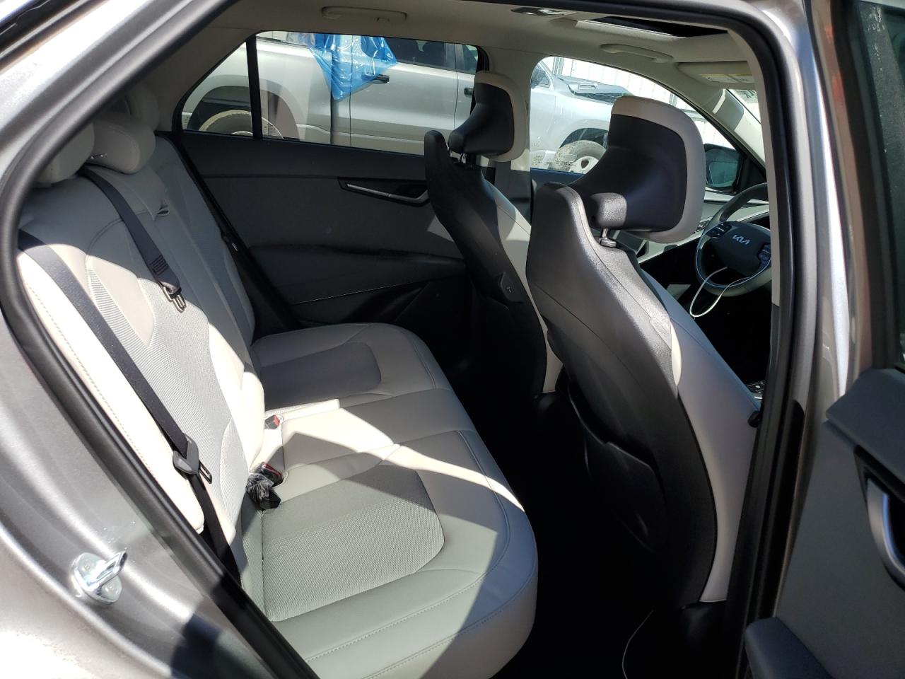 KNDCR3LEXP5046136 2023 Kia Niro Ex