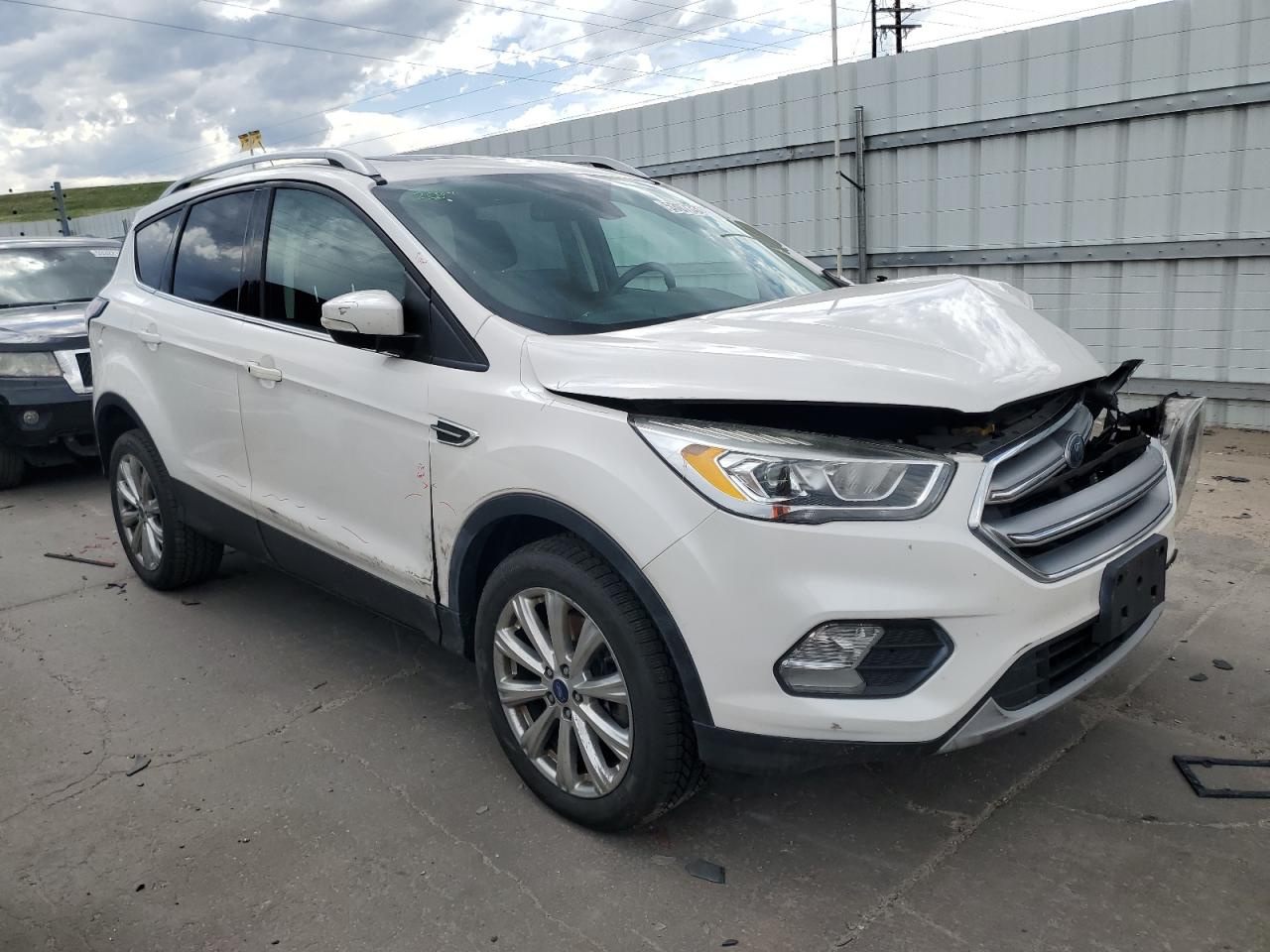 1FMCU9J90HUE82231 FORD ESCAPE 2017