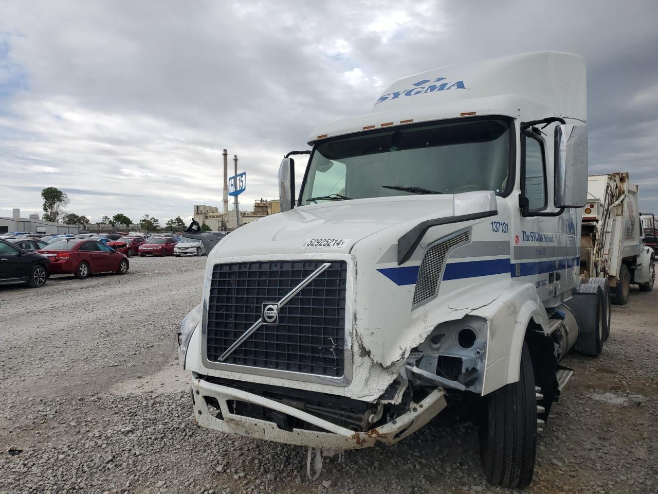 Lot #2919519865 2018 VOLVO VN VNL