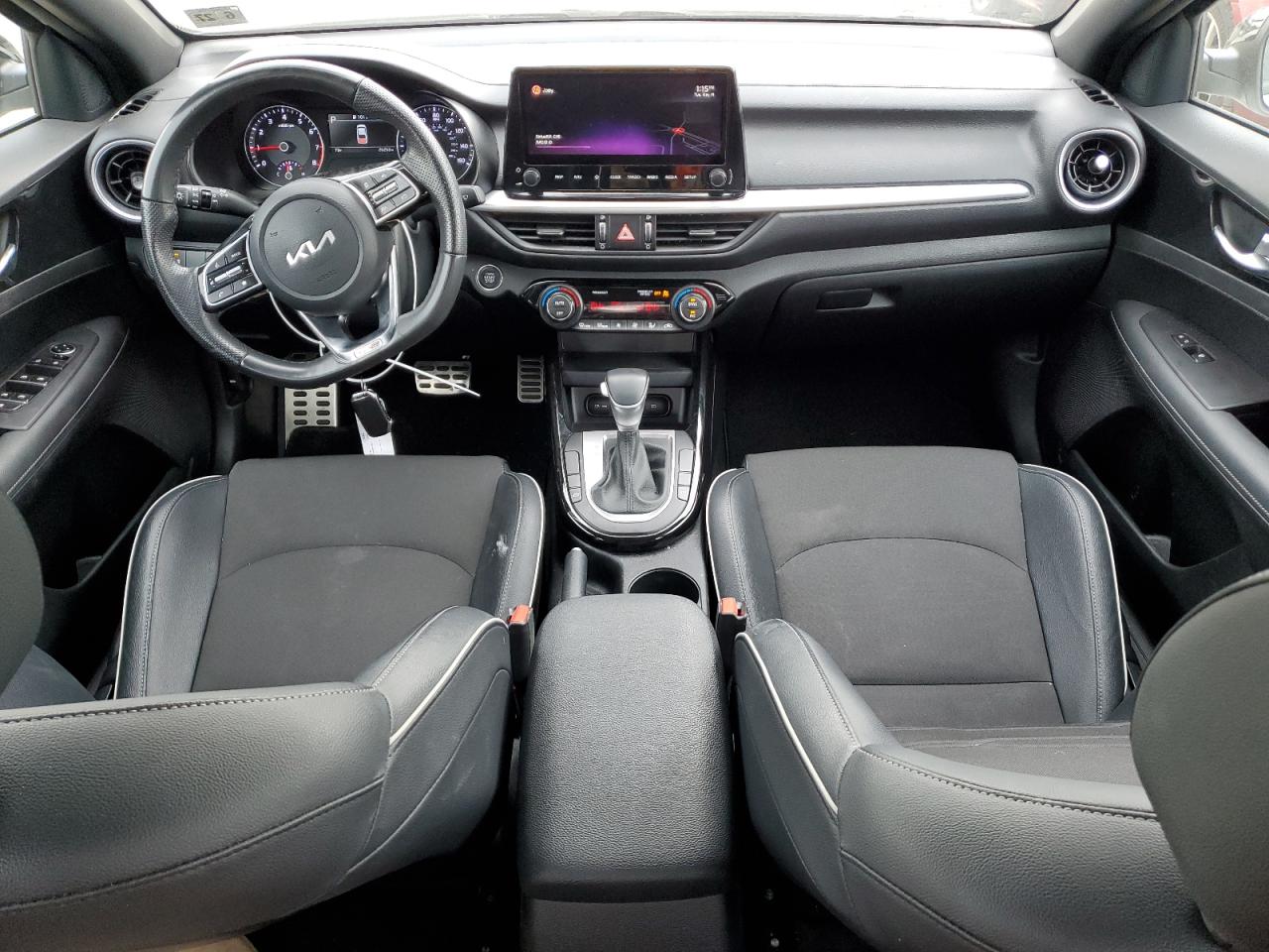 3KPF54AD9NE498105 2022 Kia Forte Gt Line