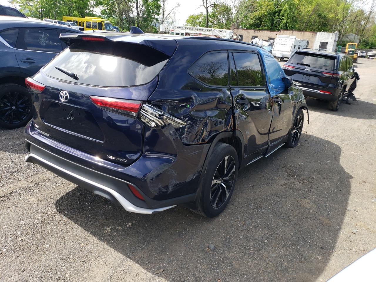 2022 Toyota Highlander Xse vin: 5TDLZRBH2NS202434