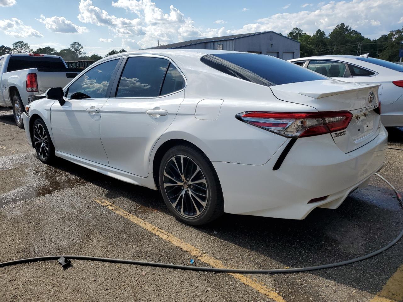 4T1B11HK2JU076729 TOYOTA CAMRY 2018