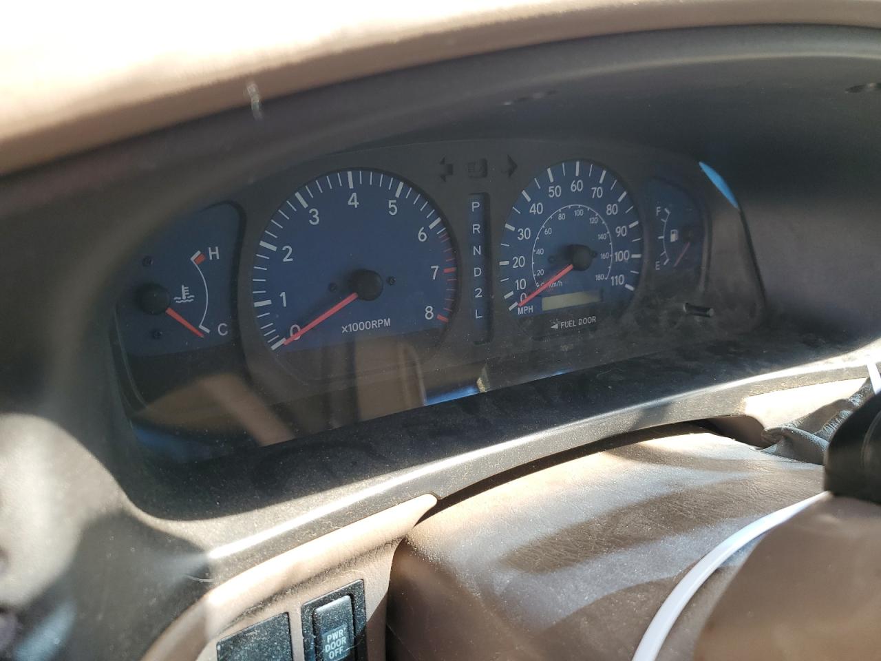 4T3ZF13CX1U393780 2001 Toyota Sienna Le