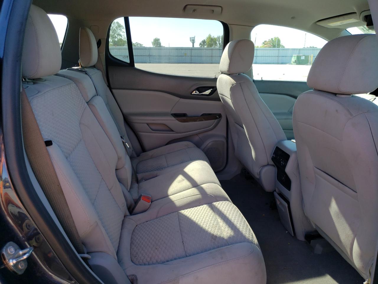 1GKKNRLS3JZ226062 2018 GMC Acadia Sle