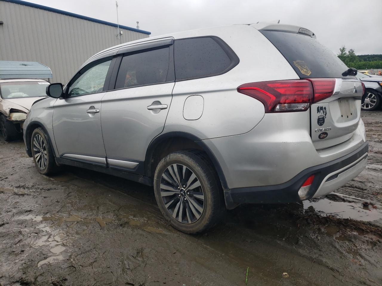 JA4AD2A36LZ018235 2020 Mitsubishi Outlander Es