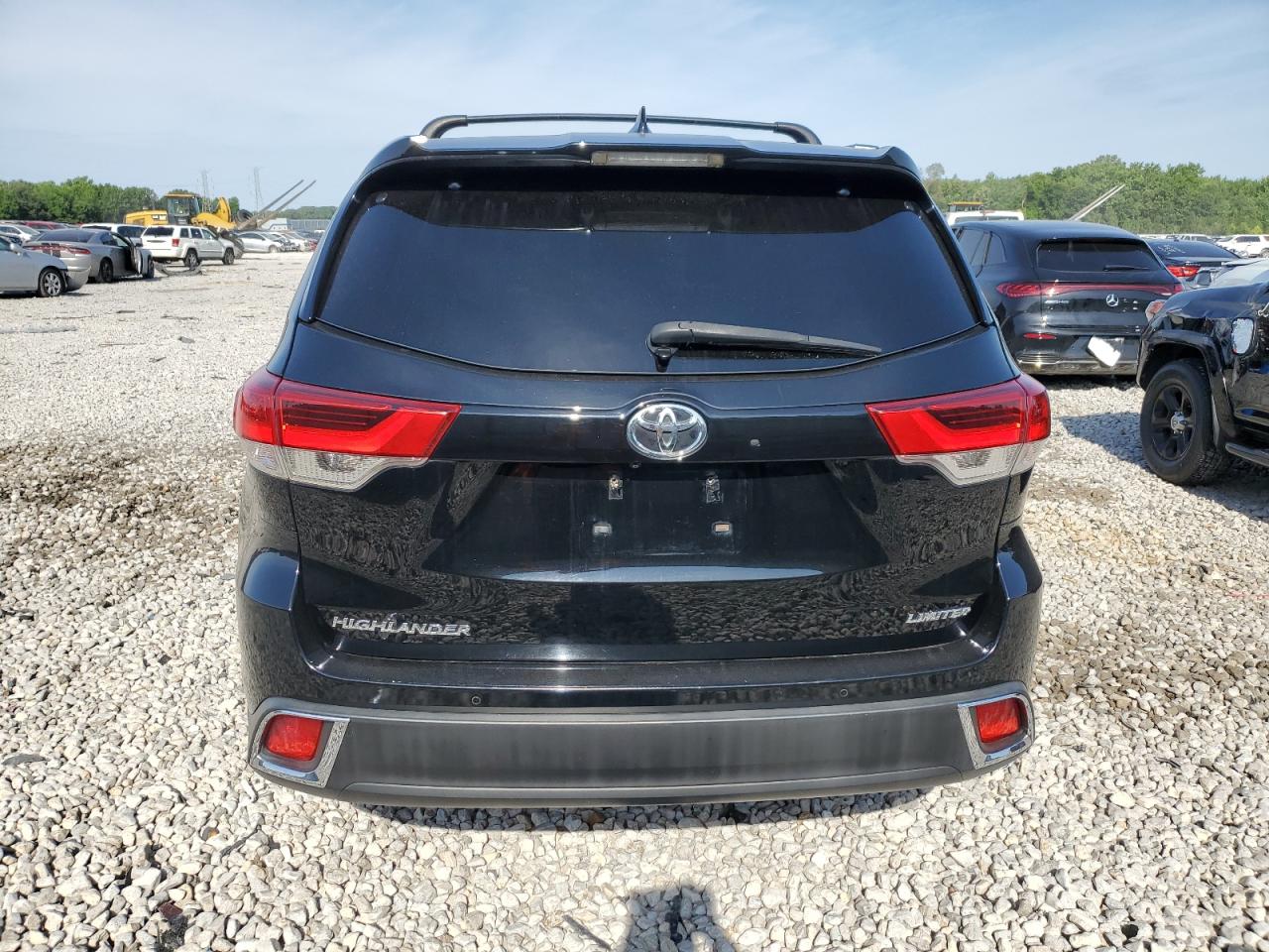 5TDYZRFH4JS243190 2018 Toyota Highlander Limited