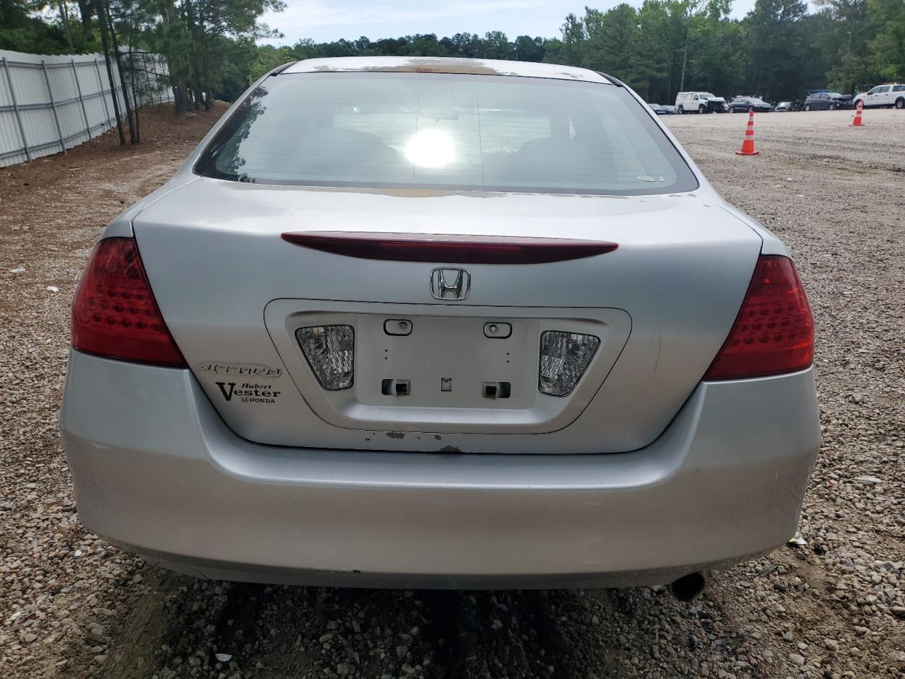 1HGCM56356A100373 2006 Honda Accord Se