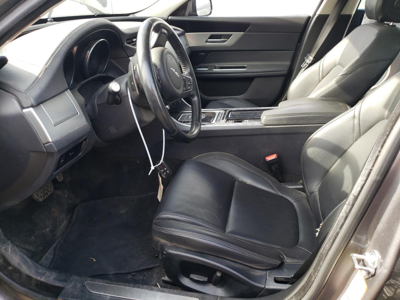 SAJBJ4BN2HCY51072 2017 Jaguar Xf Premium