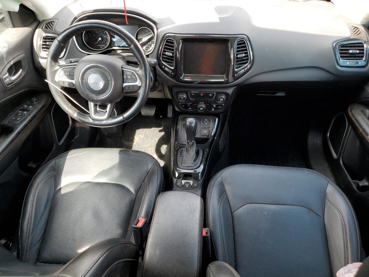 3C4NJDCB8KT842324 2019 Jeep Compass Limited