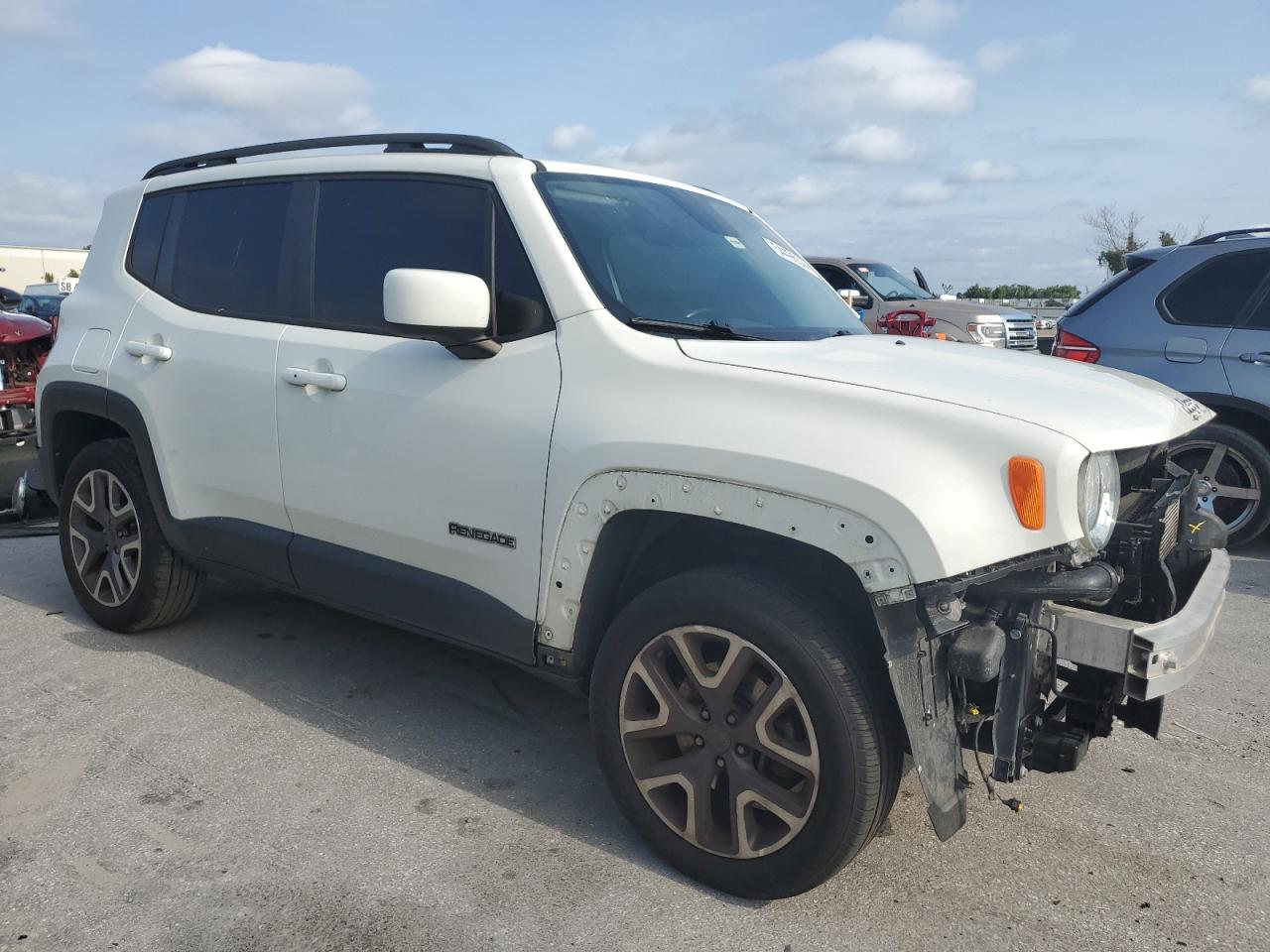 ZACCJBBT2GPE25592 2016 Jeep Renegade Latitude