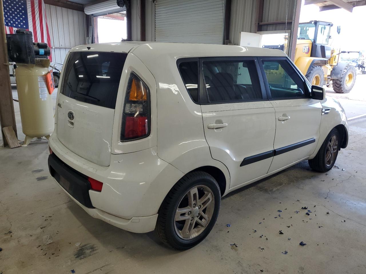 KNDJT2A28B7267100 2011 Kia Soul +