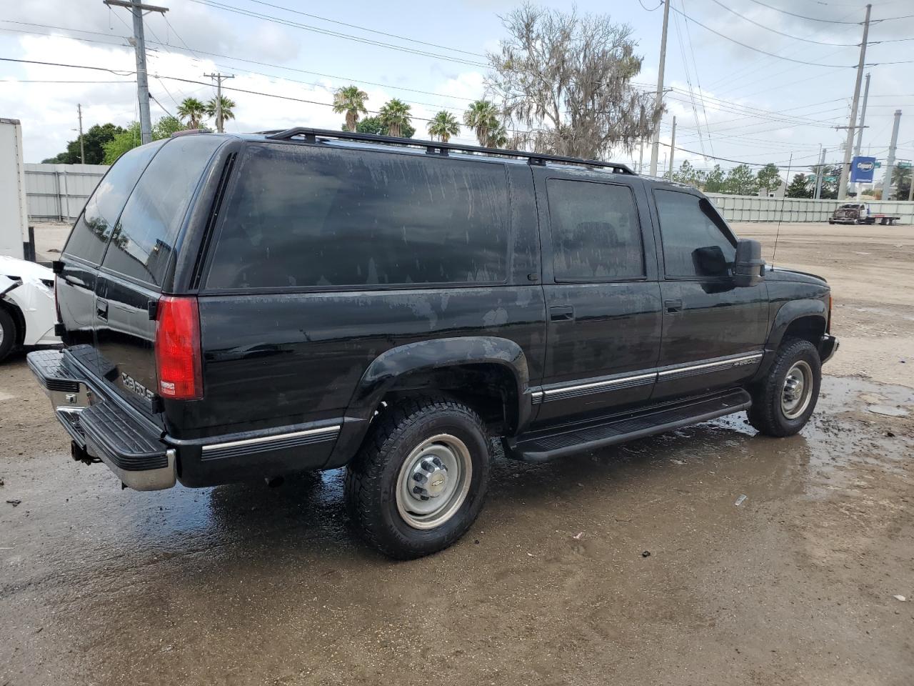 1GNGK26J1WJ357086 1998 Chevrolet Suburban K2500