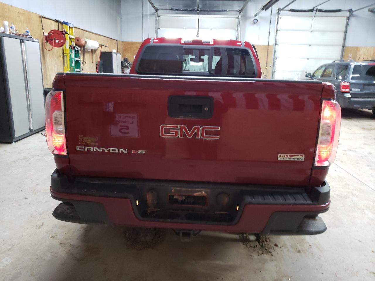 1GTG6CEN5J1215243 2018 GMC Canyon Sle