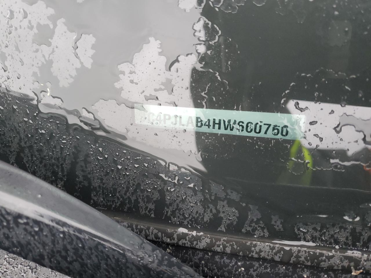 1C4PJLAB4HW660760 2017 Jeep Cherokee Sport