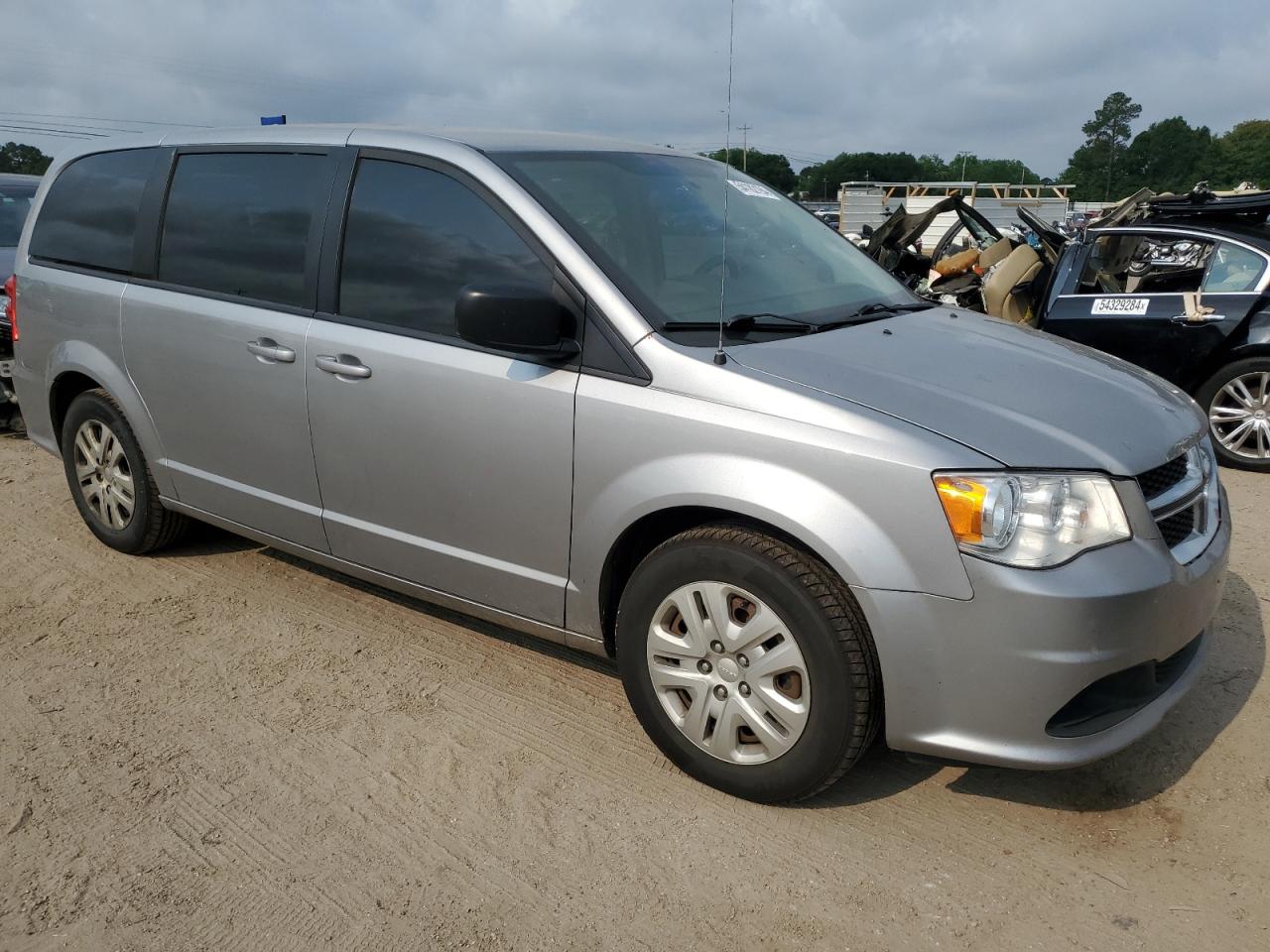 2C4RDGBG5JR225357 2018 Dodge Grand Caravan Se