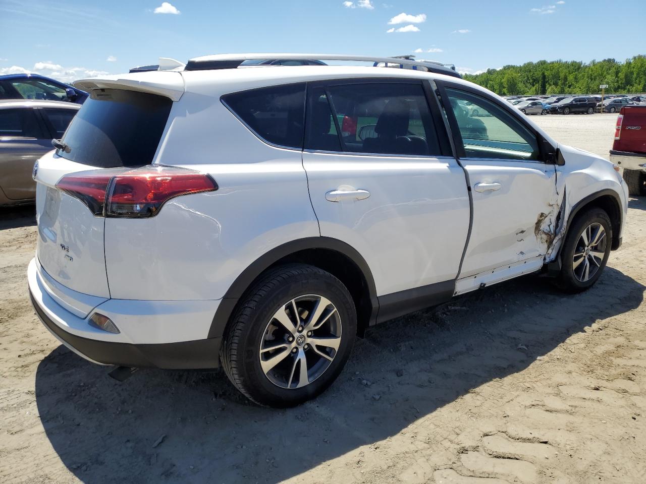 2T3RFREV8JW696179 TOYOTA RAV4 2018