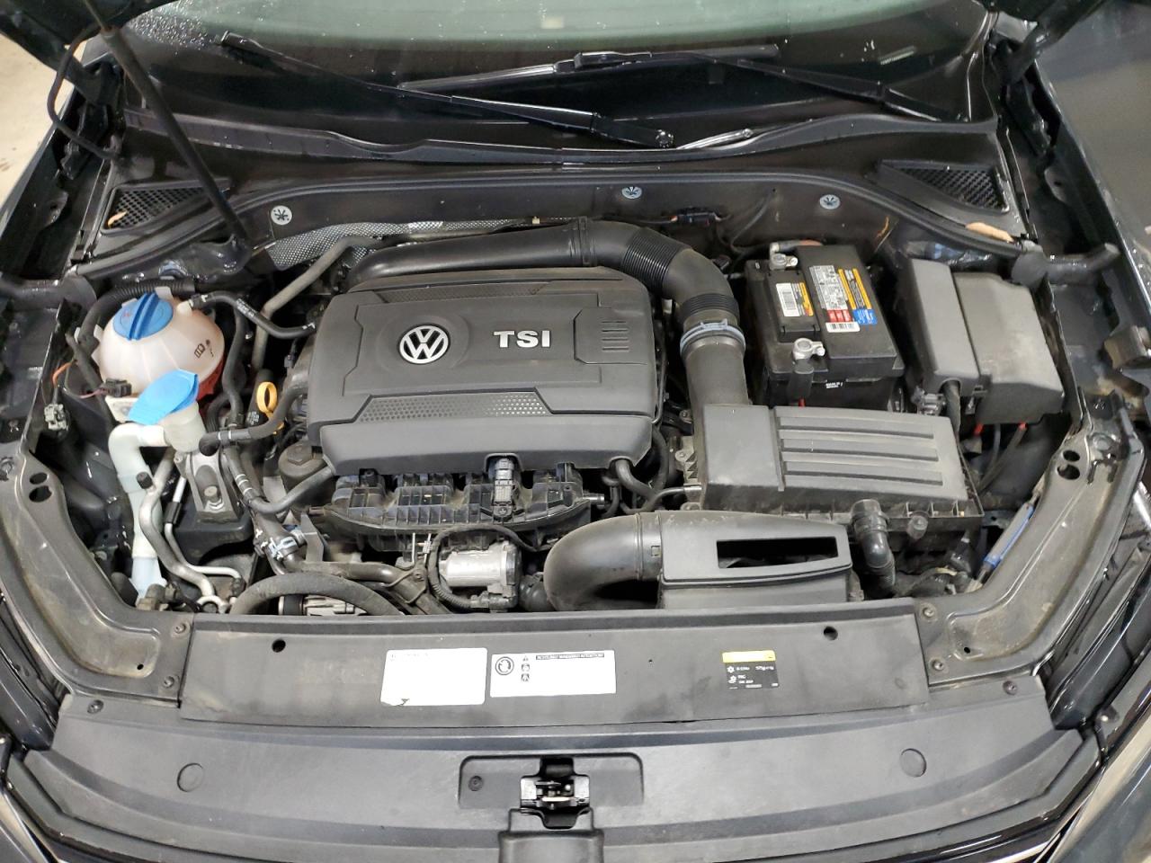 1VWDT7A34HC039532 2017 Volkswagen Passat R-Line