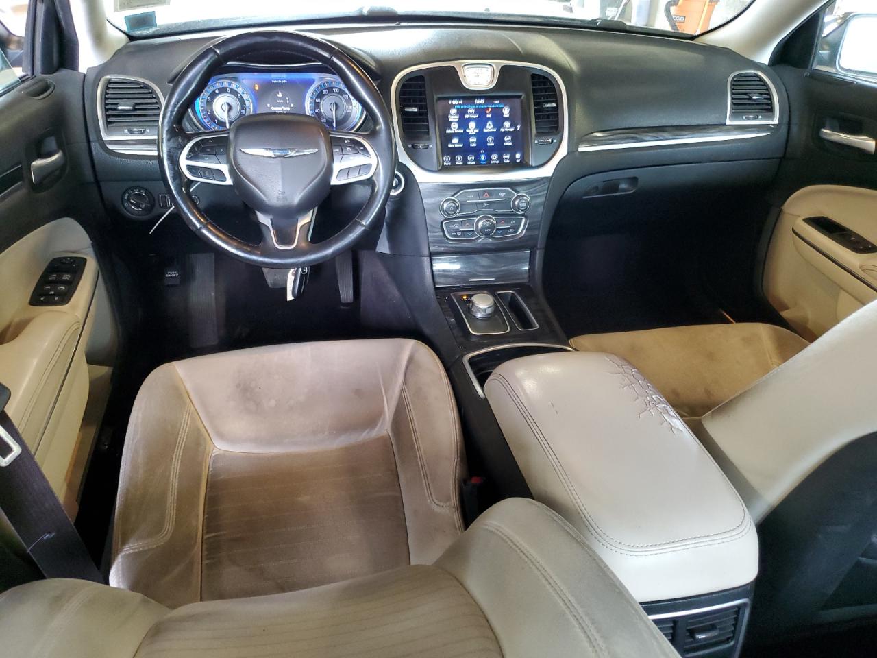 2C3CCAAG7JH253694 2018 Chrysler 300 Touring