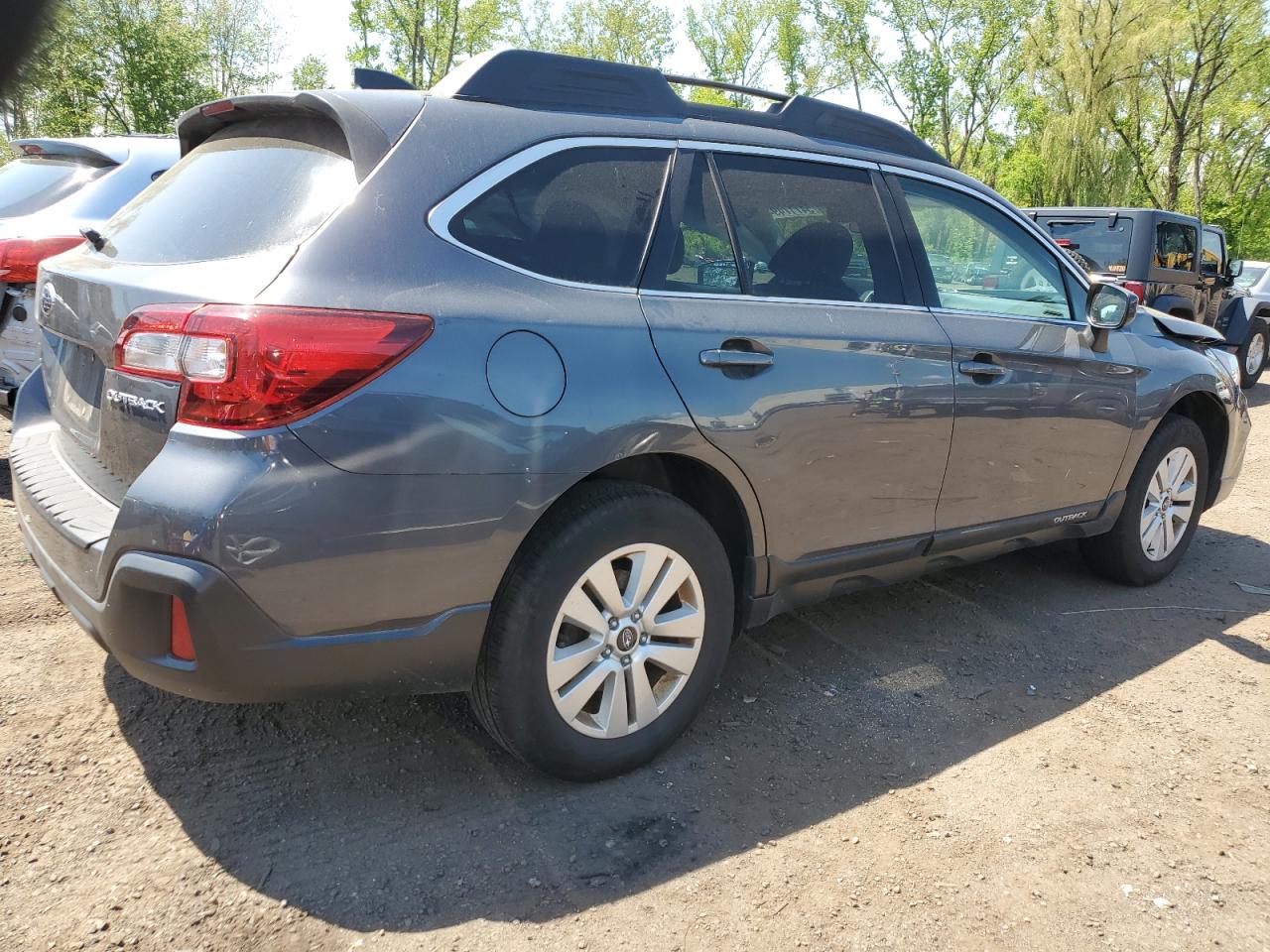 4S4BSACC5J3262316 2018 Subaru Outback 2.5I Premium