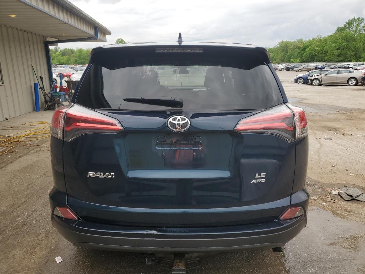 JTMBFREV0HJ715849 2017 Toyota Rav4 Le