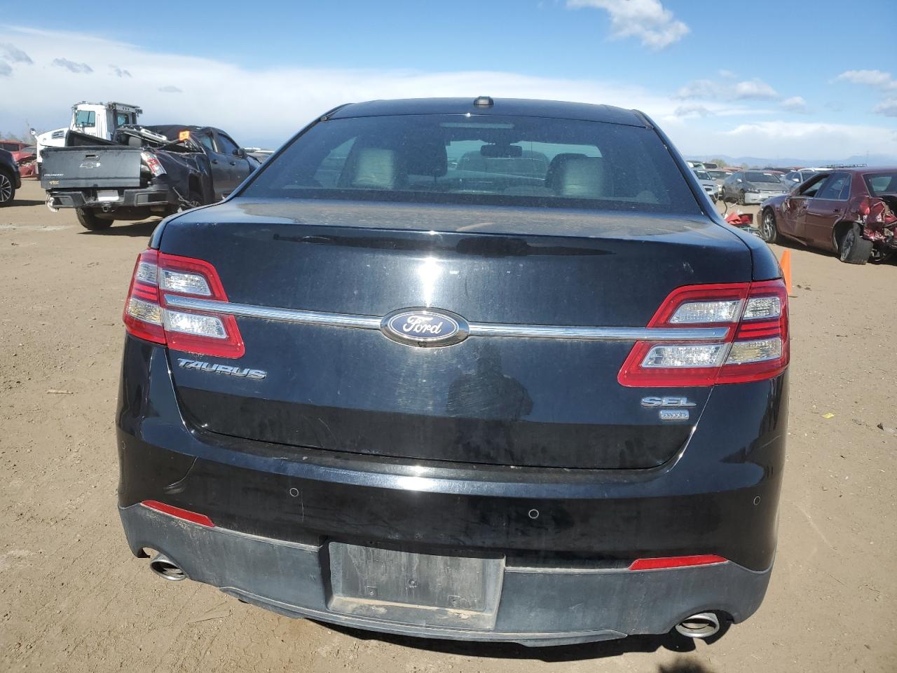 1FAHP2H84JG136828 2018 Ford Taurus Sel