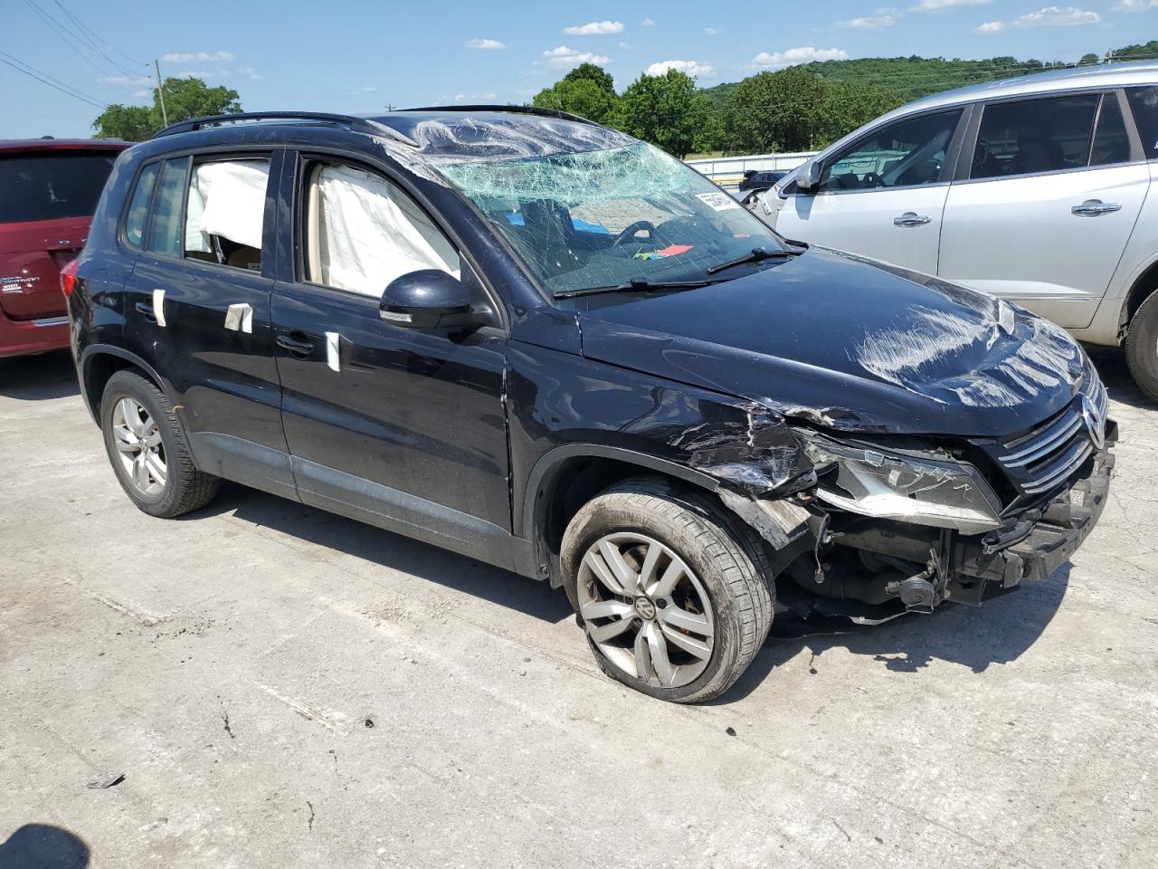 WVGAV7AX1GW586107 2016 Volkswagen Tiguan S