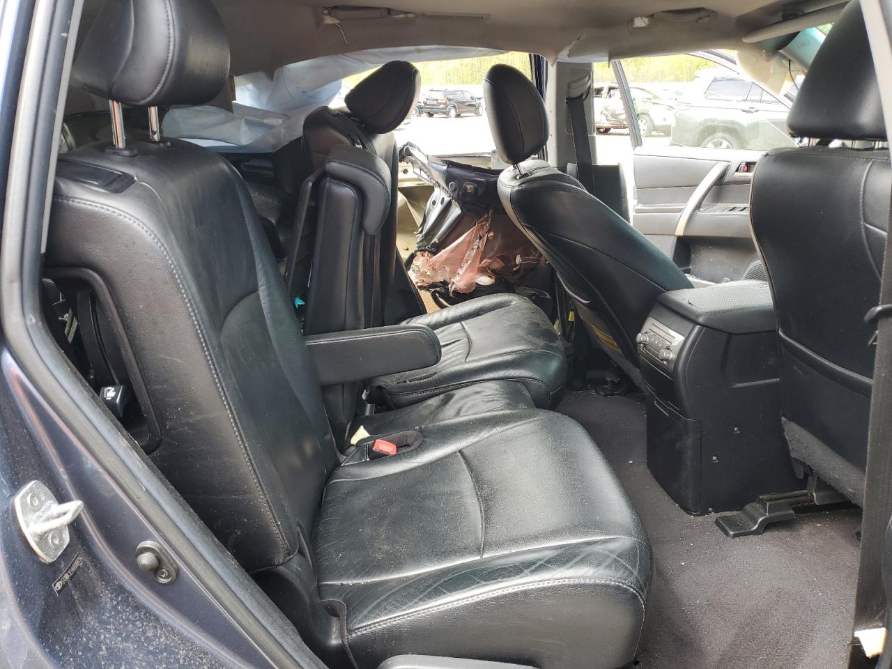 5TDBK3EH4BS068756 2011 Toyota Highlander Base