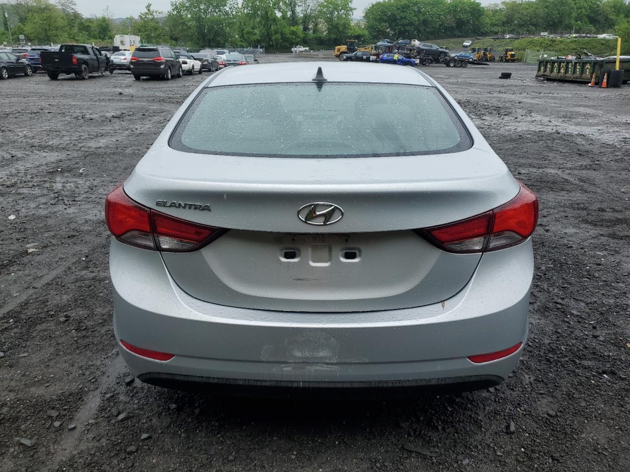 KMHDH4AE1EU037372 2014 Hyundai Elantra Se