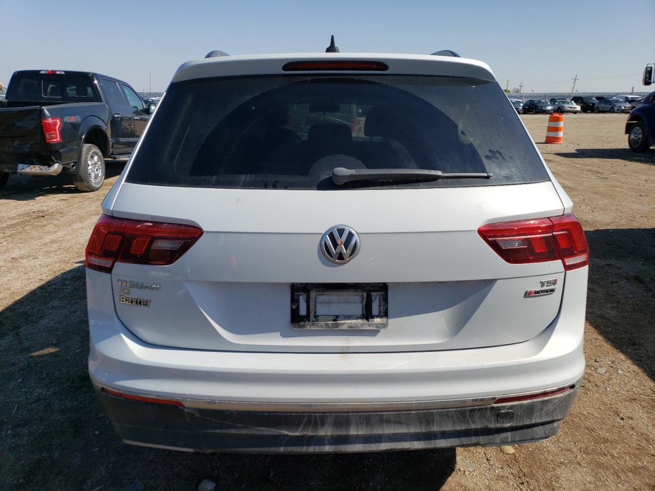 3VV2B7AX7JM132793 2018 Volkswagen Tiguan Se