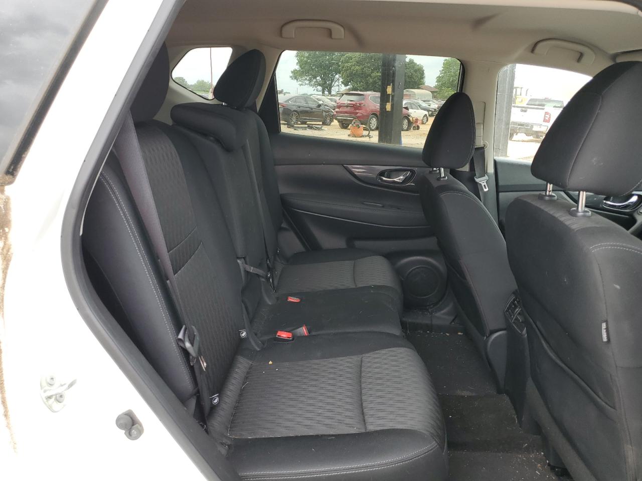 KNMAT2MT6JP526962 NISSAN ROGUE 2018