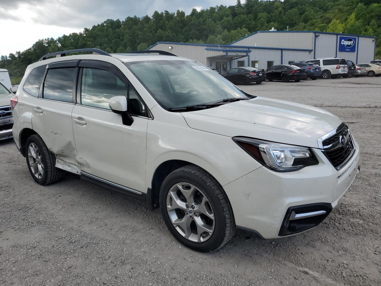 JF2SJAWC1JH418469 2018 Subaru Forester 2.5I Touring