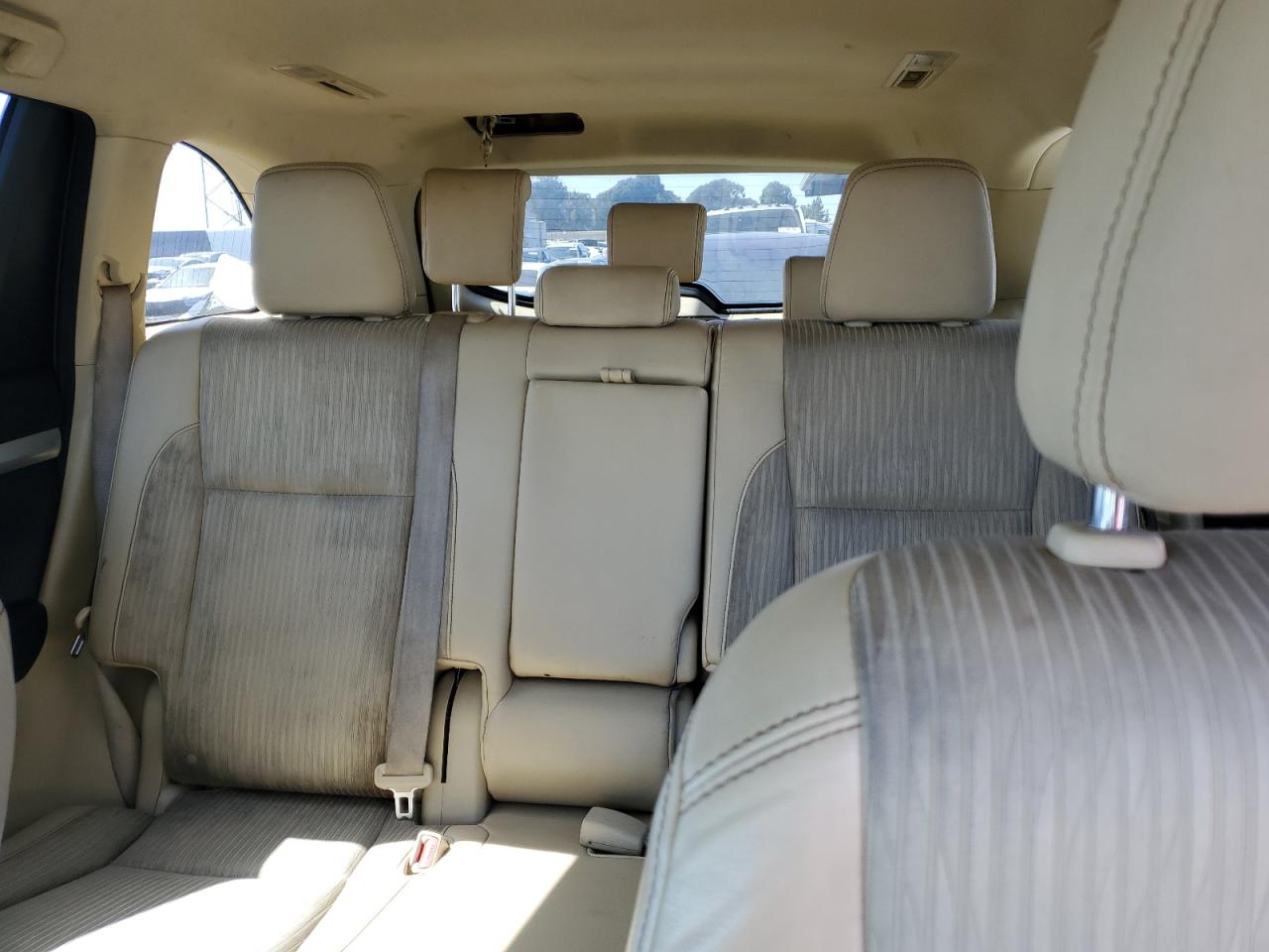 5TDZKRFH3FS055440 2015 Toyota Highlander Le