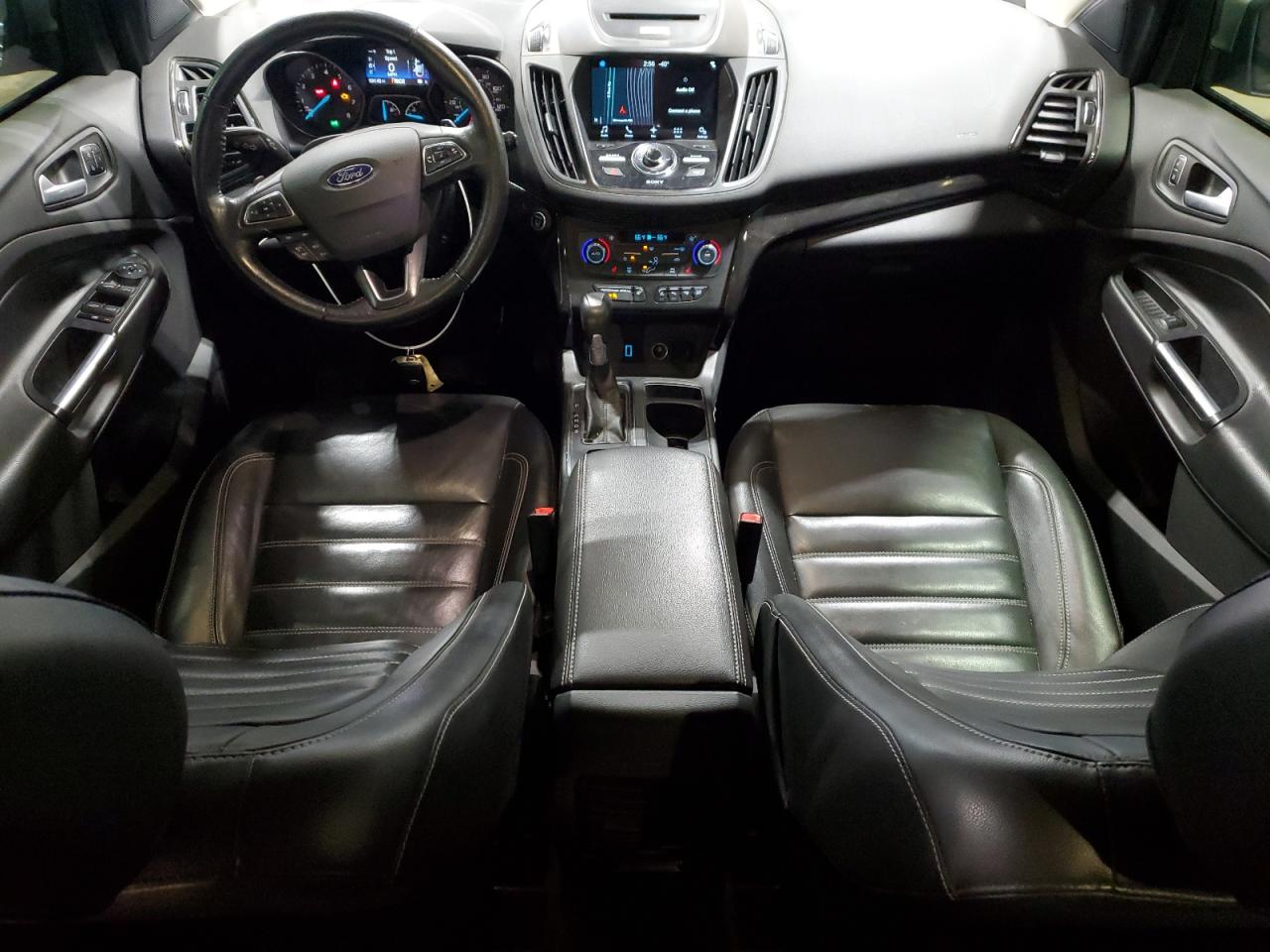 1FMCU9J93HUB11385 FORD ESCAPE 2017