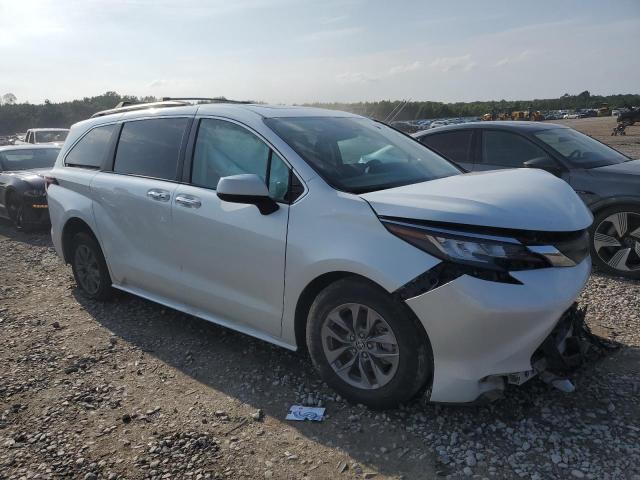 5TDJRKEC1NS087064 Toyota All Models SIENNA XLE 4