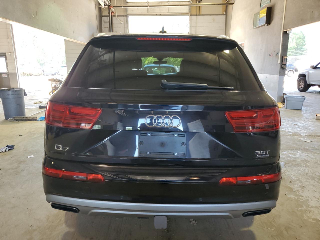 WA1VAAF78JD051473 2018 Audi Q7 Prestige