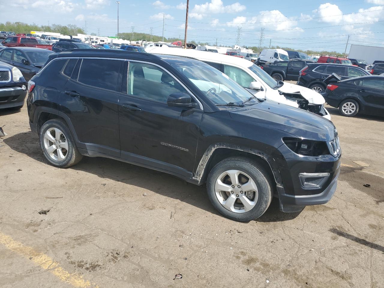 3C4NJDBB3HT657107 2017 Jeep Compass Latitude